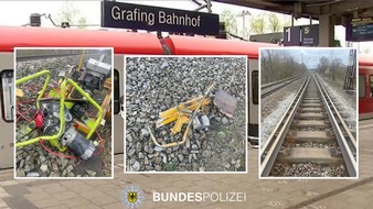 Bundespolizeidirektion München: Bundespolizeidirektion München: IC kollidiert mit Klein-Baumaschine: Bundespolizei ermittelt wegen eines gefährlichen Eingriffs in den Bahnverkehr