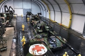 Unterstützungsbereich der Bundeswehr - Presse- und Informationszentrum: Wichtiger Schritt zur Reorganisation der Bundeswehr: / Unterstützungskommando ist einsatzbereit