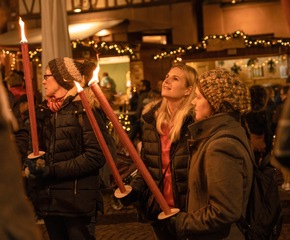 Pressemitteilung: Lichterglanz, Lebkuchen und Lametta