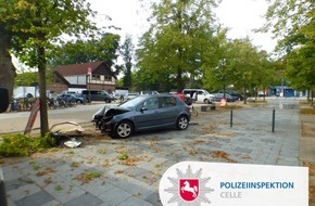Polizeiinspektion Celle: POL-CE: Verkehrsunfall mit hohen Schaden auf Hermannsburger Marktplatz