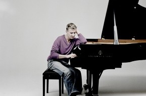 Migros-Genossenschafts-Bund Direktion Kultur und Soziales: Quatrième tournée des Migros-Pour-cent-culturel-Classics 2009/2010  Le Royal Liverpool Philharmonic Orchestra et Jean-Yves Thibaudet en Suisse