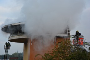 FW-MH: Feuer mit starker Rauchentwicklung im Stellwerk Mülheim-Styrum