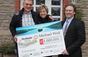 Krombacher Brauerei GmbH & Co.: Deutschland hat den ersten Tor-Millionär (mit Bild) / Er heißt Michael Wolf (41) und kommt aus dem kleinen Dorf Hödingen in Sachsen-Anhalt