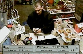 Polizei Düren: POL-DN: 030522 -1- Tankstelle überfallen (2 Fotos)