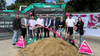 Deutsche Telekom AG: Spatenstich in Pfeffenhausen: Telekom startet geförderten Glasfaserausbau in den Ortsteilen