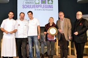 Deutsches Netzwerk für Schulverpflegung e.V. DNSV: "Goldener Teller 2013" geht an das Gymnasium am Römerkastell in Bad Kreuznach (BILD)