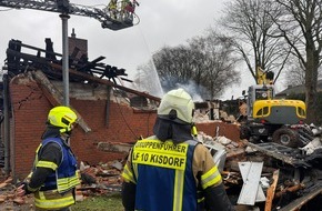 Kreisfeuerwehrverband Segeberg: FW-SE: Vollbrand eines Vereinsheimes in Henstedt-Ulzburg