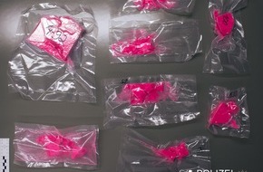 Polizeipräsidium Aalen: POL-AA: RMK: Gemeinsame Pressemitteilung der Staatsanwaltschaft Stuttgart und des Polizeipräsidiums Aalen Schorndorf: Ein Kilogramm "Pink Kokain" sichergestellt