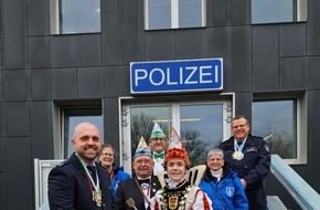 Polizei Düren: POL-DN: Einmal Prinz zu sein... und später einmal Polizist!
