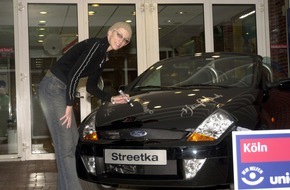 Ford-Werke GmbH: FORD Streetka: Autogramm-Quartett für UNICEF / Annie Lennox, Hardy Krüger jr., Helmut Lotti und Alfred Biolek signierten