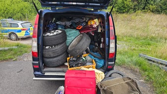 Polizeiinspektion Göttingen: POL-GÖ: (267/2025) Nach Ortung mittels AirTag: Polizei stoppt Transporter auf A 38 bei Bleicherode, in Göttingen gestohlenes Trekkingrad und weitere fünf Räder sichergestellt, 25 Jahre alter Fahrer in U-Haft