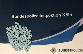 Bundespolizeidirektion Sankt Augustin: BPOL NRW: Bundespolizei beschlagnahmt 100 Ecstasytabletten