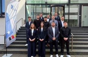 Hauptzollamt Saarbr&uuml;cken: HZA-SB: Neun Nachwuchskr&auml;fte starten ihr duales Studium; Vereidigung beim Hauptzollamt Saarbr&uuml;cken