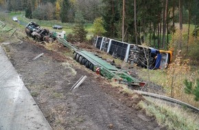 Autobahnpolizeiinspektion: API-TH: Schwerlasttransporter mit Straßenbahn verunglückt **1.Ergänzungsmeldung**