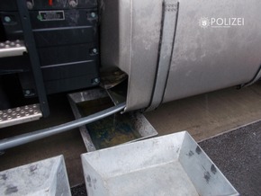 POL-PPWP: Unfall: An Bonbon verschluckt - 300 Liter Dieselkraftstoff ausgelaufen