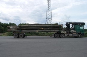 Polizeipräsidium Trier: POL-PPTR: Holztransport mit über 50 Tonnen auf BAB A-1 gestoppt