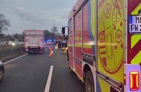 Feuerwehr Mülheim an der Ruhr: FW-MH: Verkehrsunfall auf der Autobahn A40