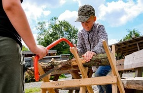 Heinz Sielmann Stiftung: PM Sommerferien im Natur-Erlebniszentrum Gut Herbigshagen: Anstatt zu &bdquo;Swipen&ldquo; ist Mitmachen ausdr&uuml;cklich erw&uuml;nscht