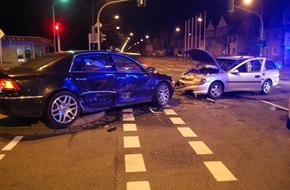 Polizeipräsidium Westpfalz: POL-PPWP: Zwei Verletzte bei Verkehrsunfall