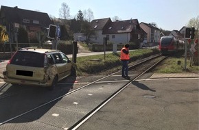 Polizeidirektion Kaiserslautern: POL-PDKL: Schwerverletzte Person - Regionalbahn in Verkehrsunfall verwickelt