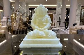 Camm Solutions: Kunst trifft Nachhaltigkeit: Camm Solutions und MemoriesForArt präsentieren den 3D-gedruckten, umweltfreundlichen Astronauten-Buddha
