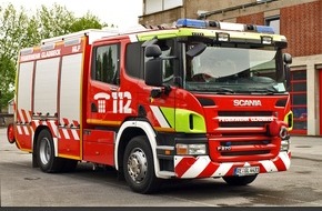 Feuerwehr Gladbeck: FW-GLA: Umgestürzter Abrollkipper erfordert Einsatz der Feuerwehr