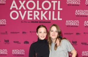 Constantin Film: Vorhang auf für AXOLOTL OVERKILL - Umjubelte Kinopremiere in der Berliner Volksbühne