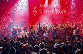 Rotkäppchen-Mumm: Tosender Applaus für gemeinsamen Auftritt / Michael Patrick Kelly begeistert mit über 100 Sängerinnen und Sängern bei der Rotkäppchen Nacht der Chöre