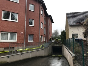 FW-GL: Wohnungsbrand mit Menschenrettung in Bergisch Gladbach - Hebborn