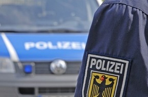 Bundespolizeiinspektion Frankfurt/Main: BPOL-F: Dreister Diebstahl - Beim Selfie machen das Handy weggerissen