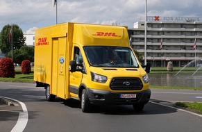 Erfolgreicher Start der Vorproduktion: Deutsche Post DHL Group und Ford stellen E-Transporter StreetScooter WORK XL vor