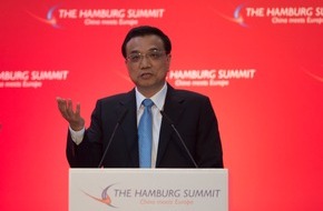 Handelskammer Hamburg: "The EU and China Need Each Other More Than Ever" / Chinese Premier Li Keqiang a guest at the "Hamburg Summit" in the Chamber of Commerce (PHOTO)