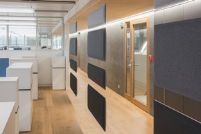 Nachhaltige Akustikpaneele im Großraumbüro verbessern Arbeitsklima und Produktivität