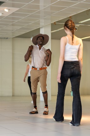 Yori / Shirocon by Japan begeistert in SEKURA Pulse Show nach Model-Workshop by VICENTE Berlin