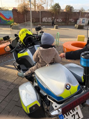 POL-DN: Coffee with a Cop - Zahlreiche Bürgerinnen und Bürger nutzen den offenen Austausch