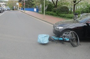 Polizei Rheinisch-Bergischer Kreis: POL-RBK: Leichlingen - Pedelecfahrerin auf falscher Straßenseite angefahren und verletzt