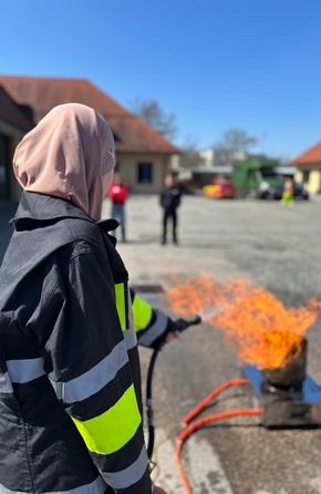 FW-M: Girlsday bei der Feuerwehr München (Stadtgebiet)