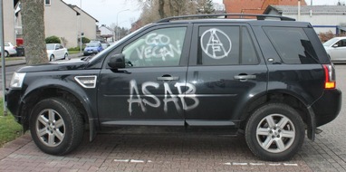 Polizei Aachen: POL-AC: Unbekannte beschmieren und zerkratzen geparkten Pkw in Morschenich