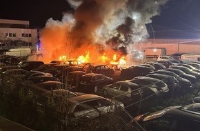 Polizei Duisburg: POL-DU: Neum&uuml;hl: Fahrzeuge auf Gel&auml;nde eines Abschleppunternehmens brannten - Zeugensuche