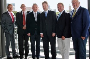 Verband kommunaler Unternehmen e.V. (VKU): Verbände stärken Zusammenarbeit von kommunalen Unternehmen und Handwerk (FOTO)