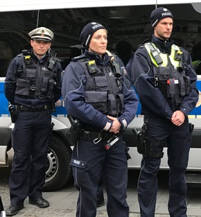 POL-BN: Weihnachtsmarkt: Verstärkte Präsenz in der City - Start für Bodycams bei der Bonner Polizei