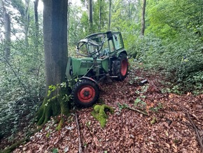 FW-EN: Aufwändiger Rettungseinsatz nach Treckerunfall im Wald