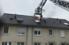 Feuerwehr Bottrop: FW-BOT: Dachstuhlbrand nach Blitzeinschlag in Bottrop-Boy