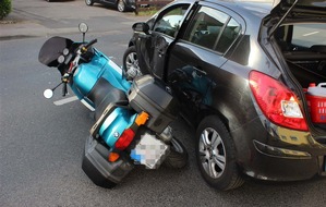 Polizei Rheinisch-Bergischer Kreis: POL-RBK: Bergisch Gladbach - Zusammenstoß zwischen Pkw und Motorrad