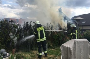 Feuerwehr Schermbeck: FW-Schermbeck: Heckenbrand sorgte für Einsatz