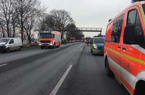 Feuerwehr und Rettungsdienst Bonn: FW-BN: Verkehrsunfall auf der BAB 555