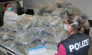 Polizei Bonn: POL-BN: Spezialeinsatzkräfte nehmen zwei mutmaßliche Drogendealer fest / 100 Kilogramm Marihuana in Belüftungsmaschinen versteckt