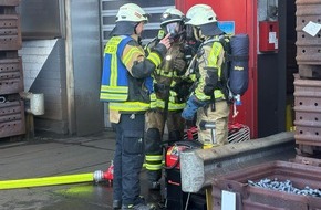 Feuerwehr Plettenberg: FW-PL: Ortsteil K&ouml;bbinghausen - Brand in Industriebetrieb