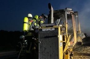 Feuerwehr Offenburg: FW-OG: Fahrerkabine einer Planierraupe brennt aus.