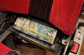 Hauptzollamt Augsburg: HZA-A: Augsburger Zoll deckt mehrfachen Warenschmuggel auf / Mehrere tausend Zigaretten und gef&auml;lschte Textilien sichergestellt